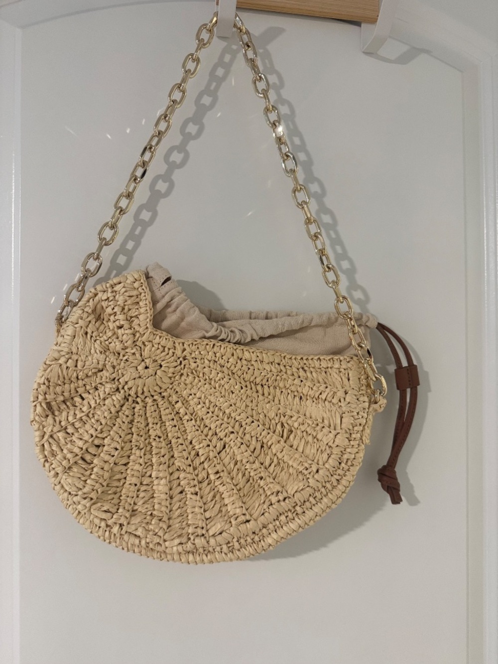 Raffia Crochet Conch Shell Bag - Picture 2 of 7
